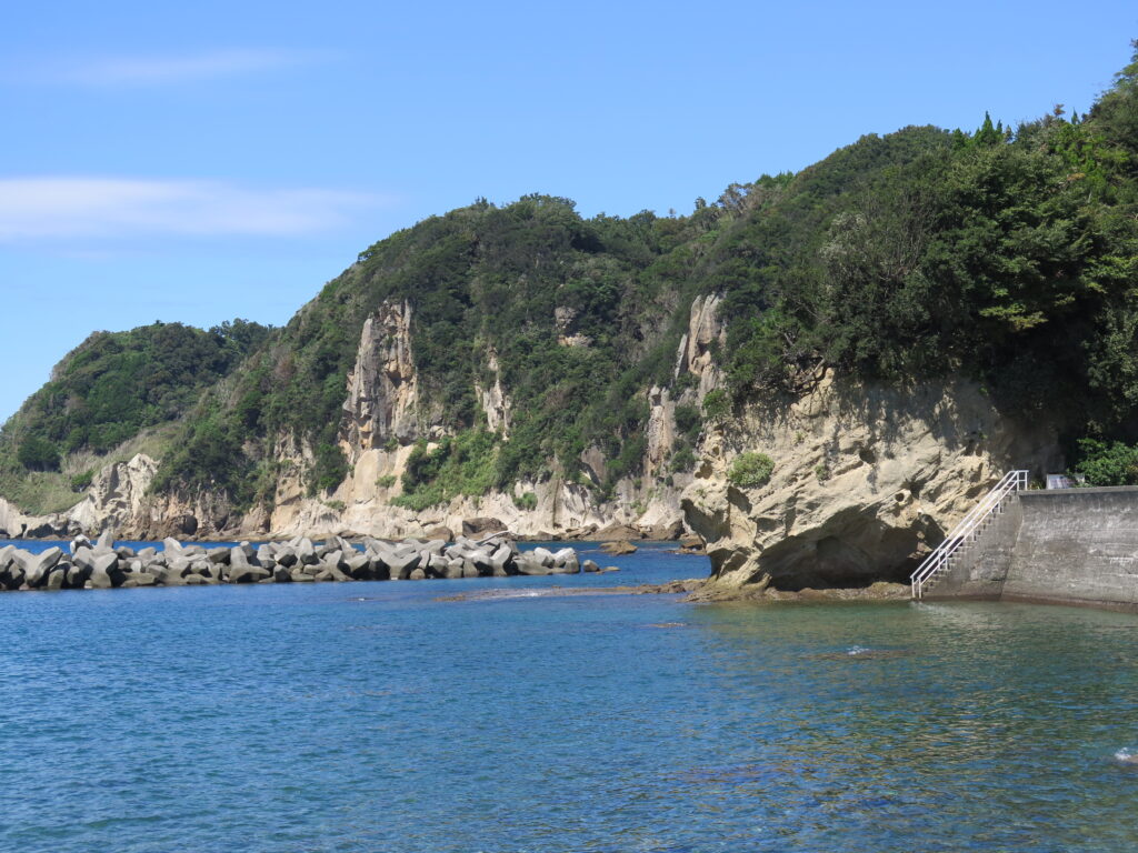 岩地海岸